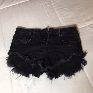 High-waisted Black Jean Shorts